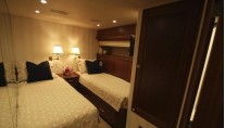 Yacht CHILLS - Twin Cabin